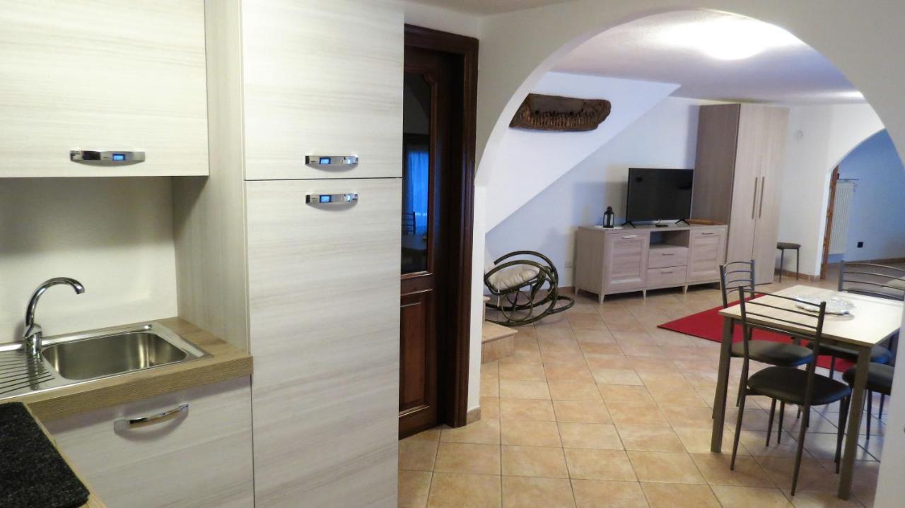 Lo Gnomo Sotto Al Glicine Châtillon Exterior foto