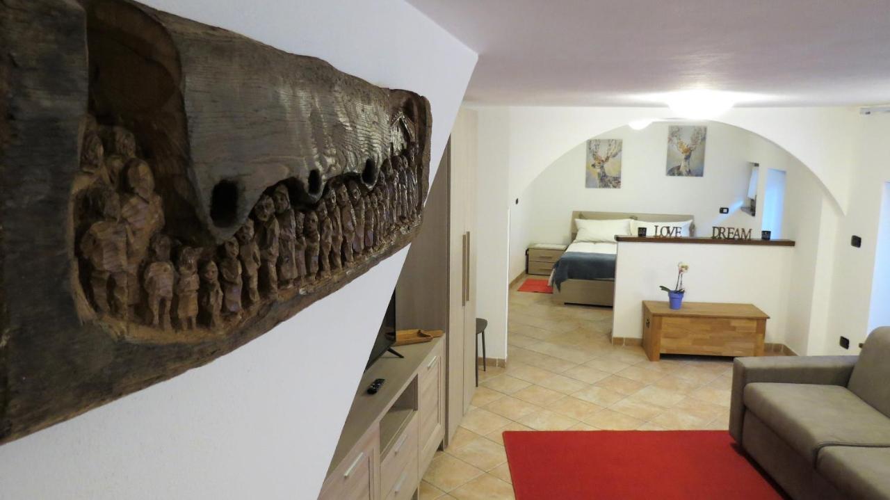 Lo Gnomo Sotto Al Glicine Châtillon Exterior foto